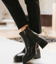 side zipper black boots