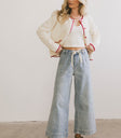 Wide legs in light wash