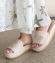 Platform sandals in white