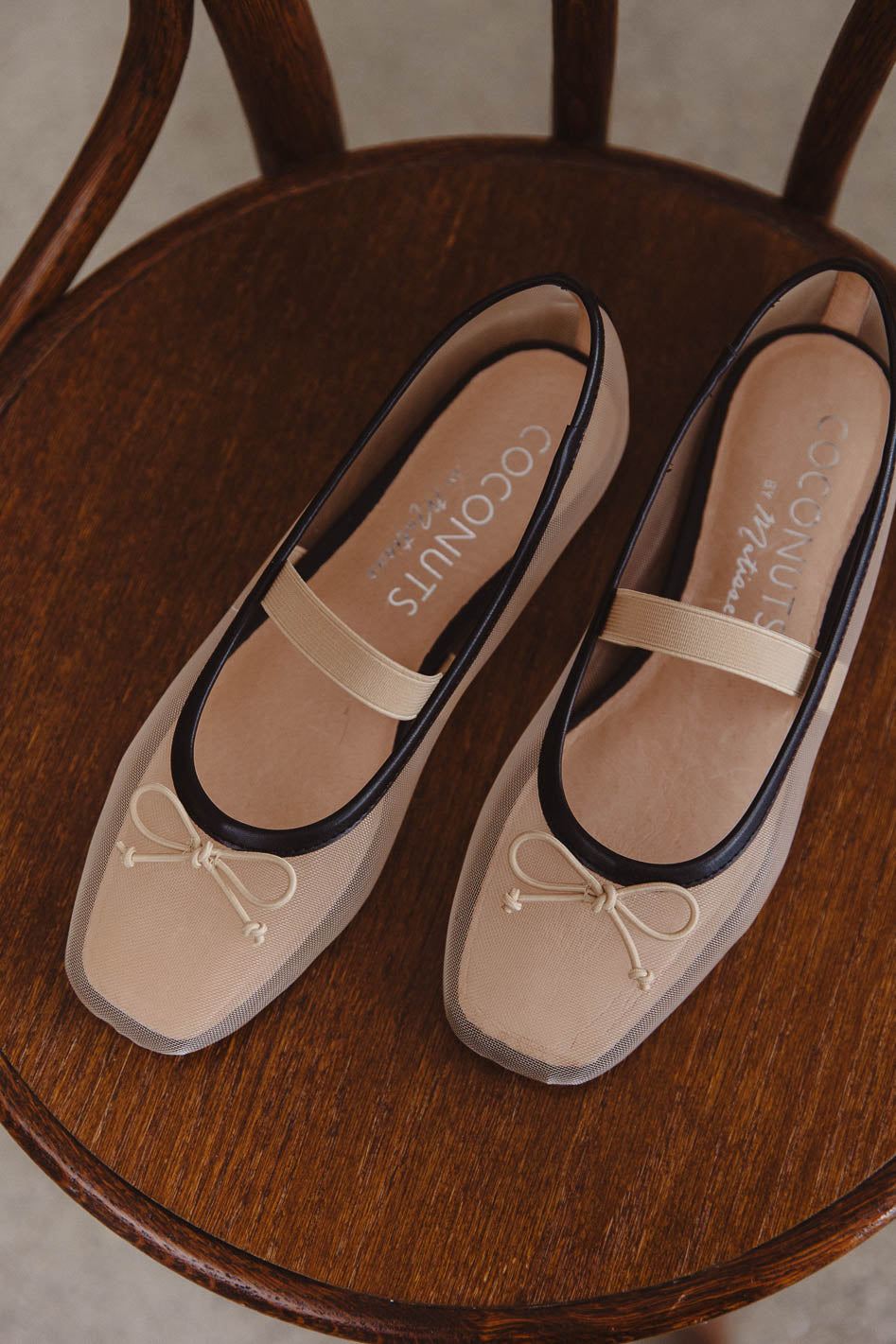 Bow flat shoes