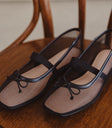 Flat ballets in black
