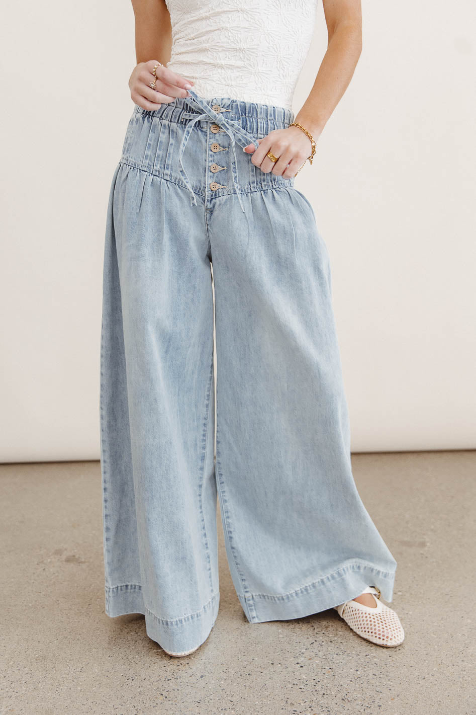 Adjustable waist denim in light wash