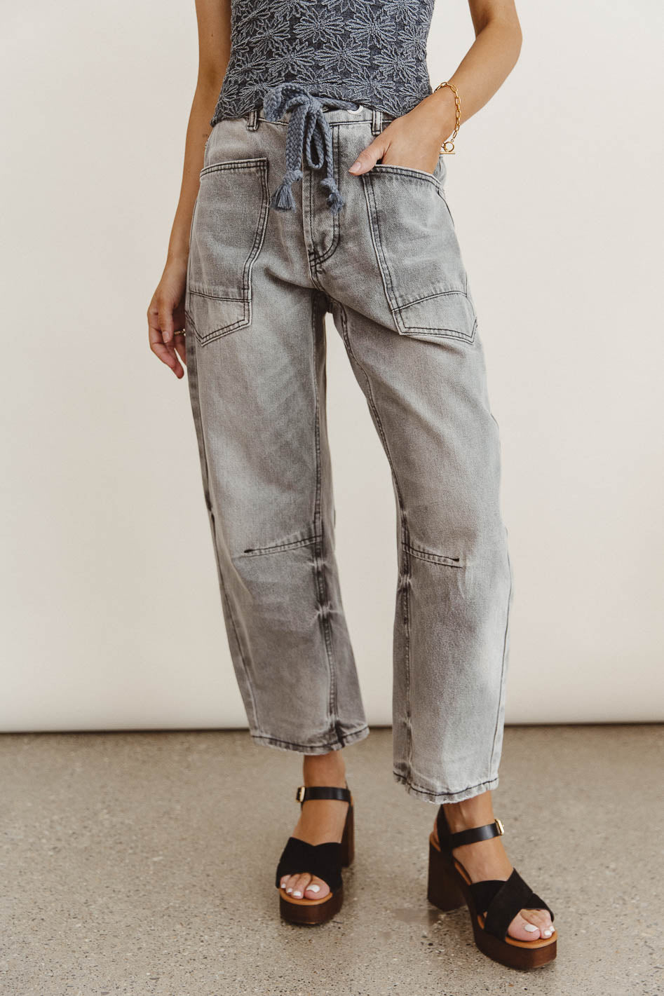 Two hand pockets denim in grey