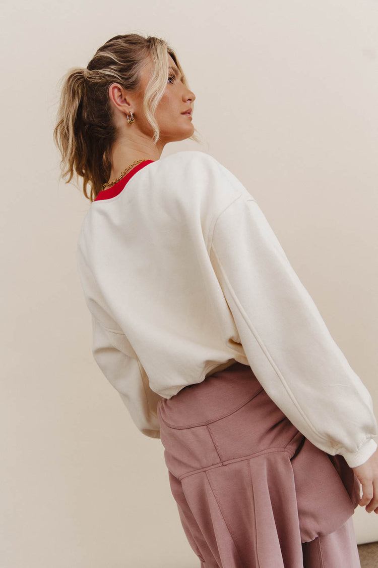 Plain color sweater in cream