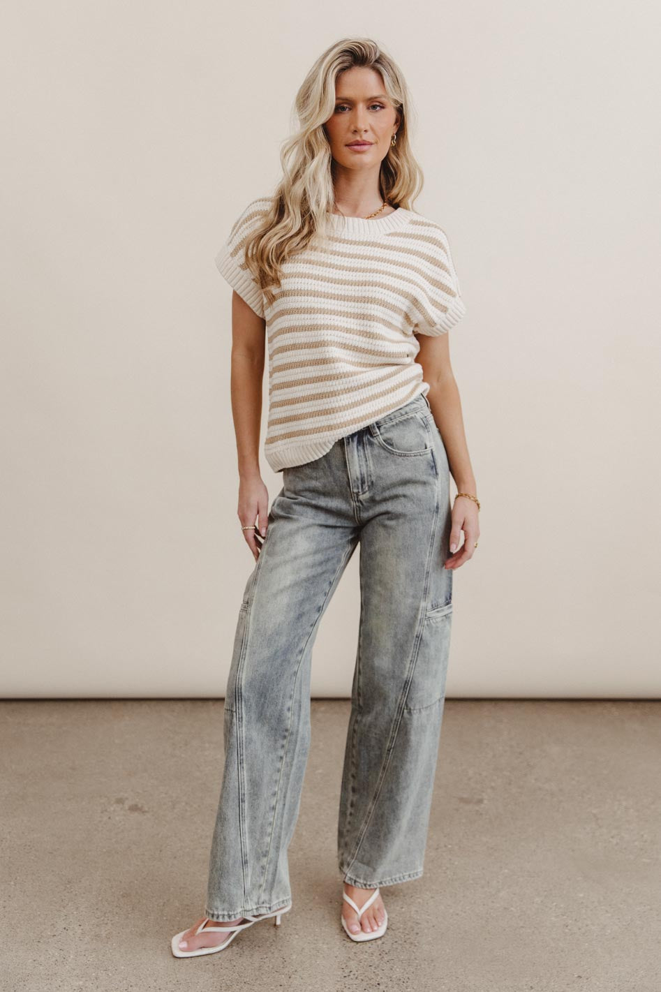 Straight legs denim in medium wash