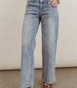 Straight legs denim in medium wash