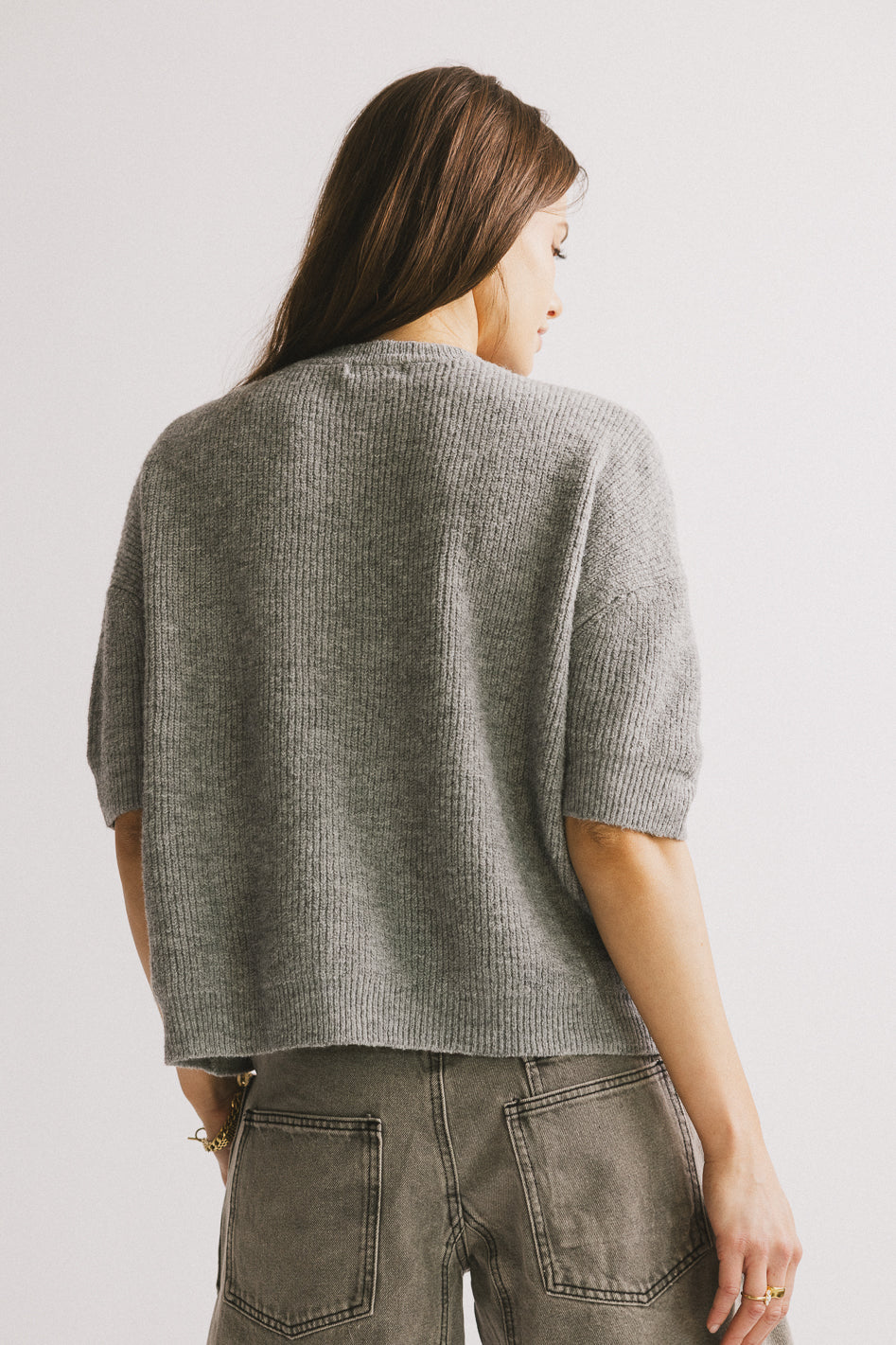 short sleeve grey top