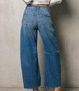MEDIUM WASH BARREL JEANS