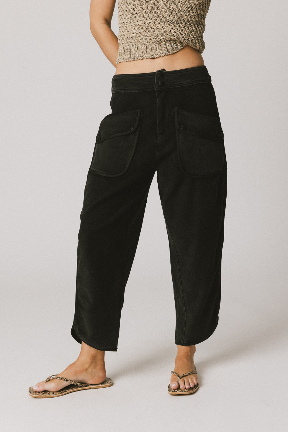 HIIGH RISE PANTS IN BLACK