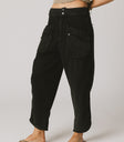 DOUBLE SNAP CLOSURE ON RELAXED PANTS