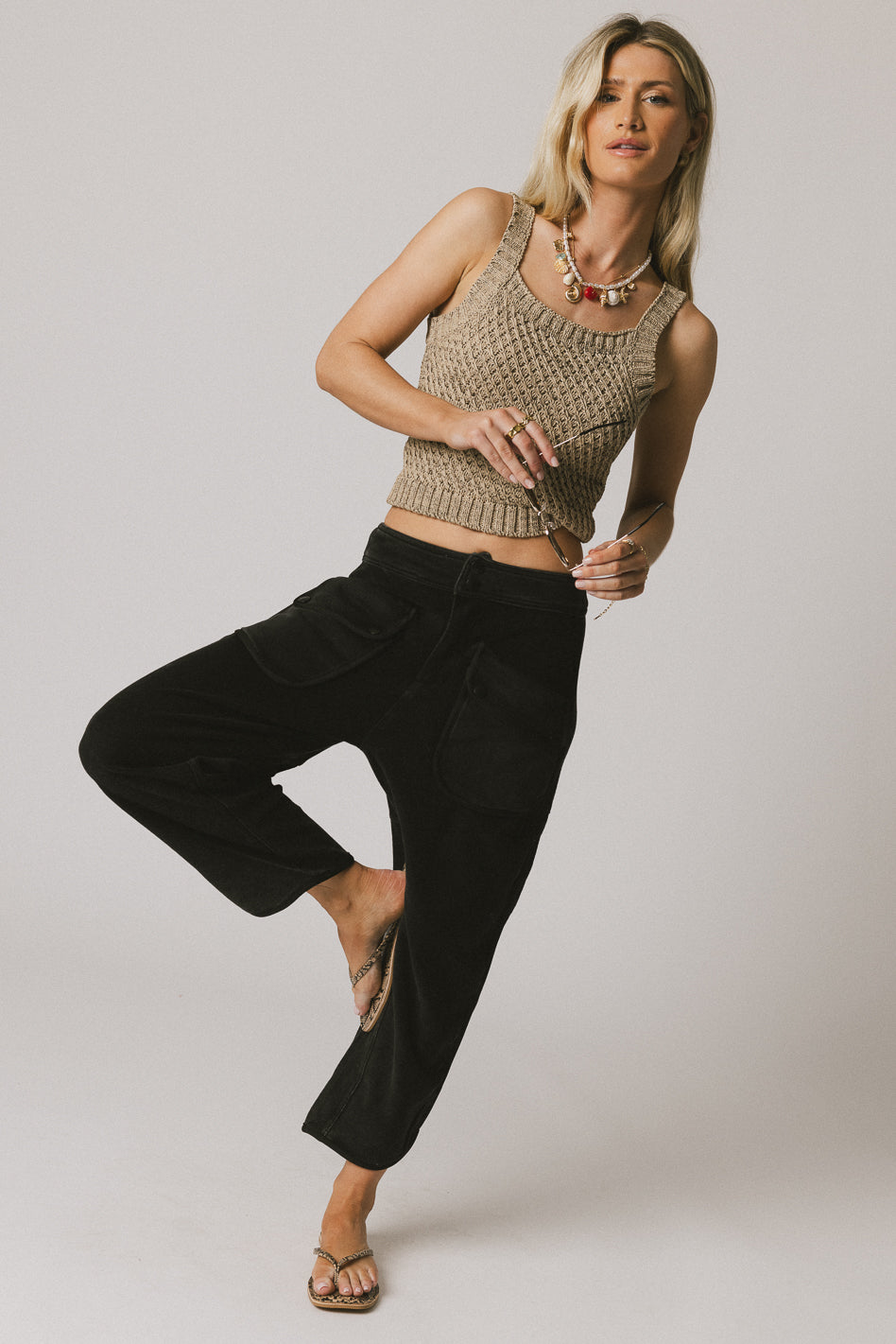 RELAXED BLACK PANTS