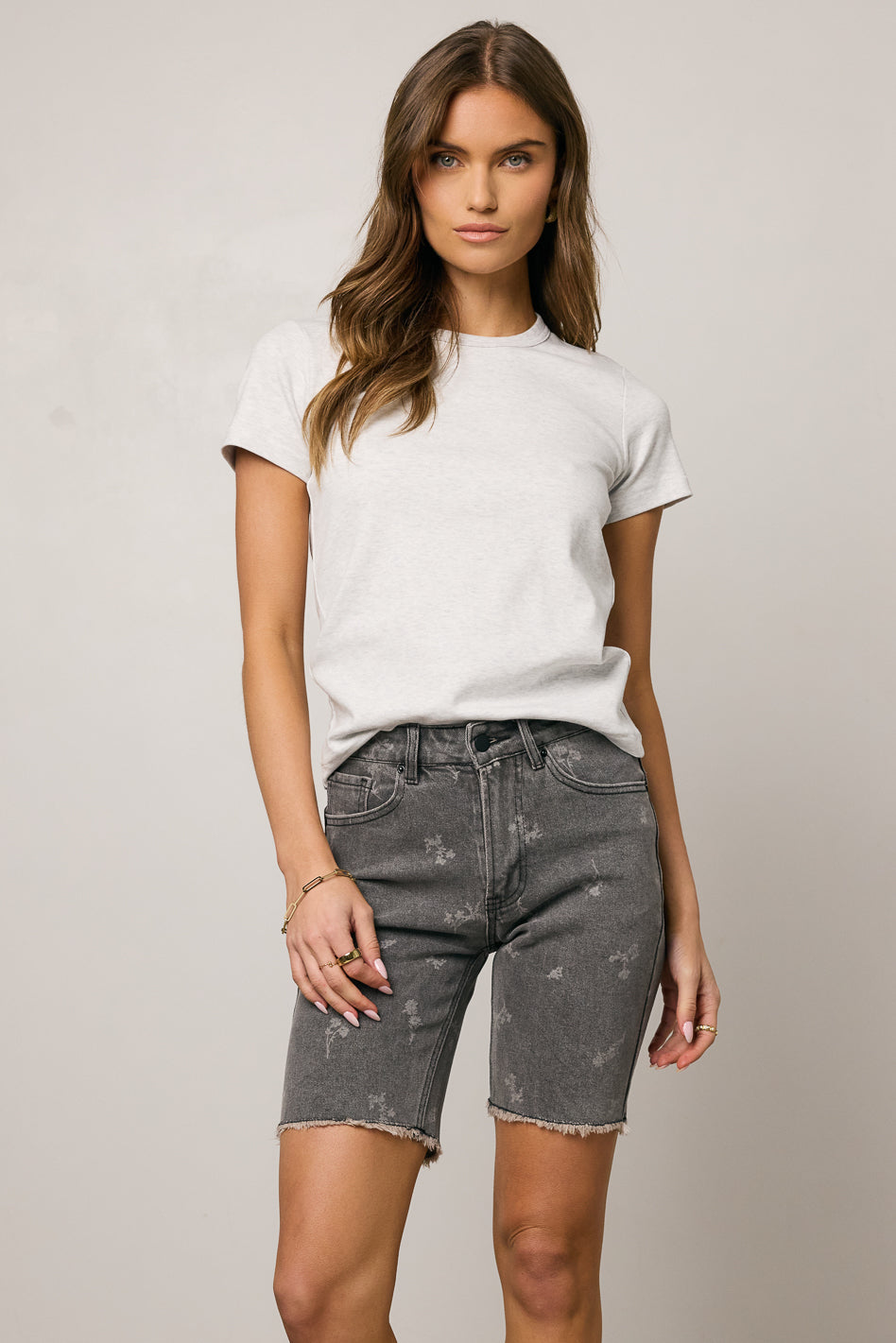 tee shirt in grey