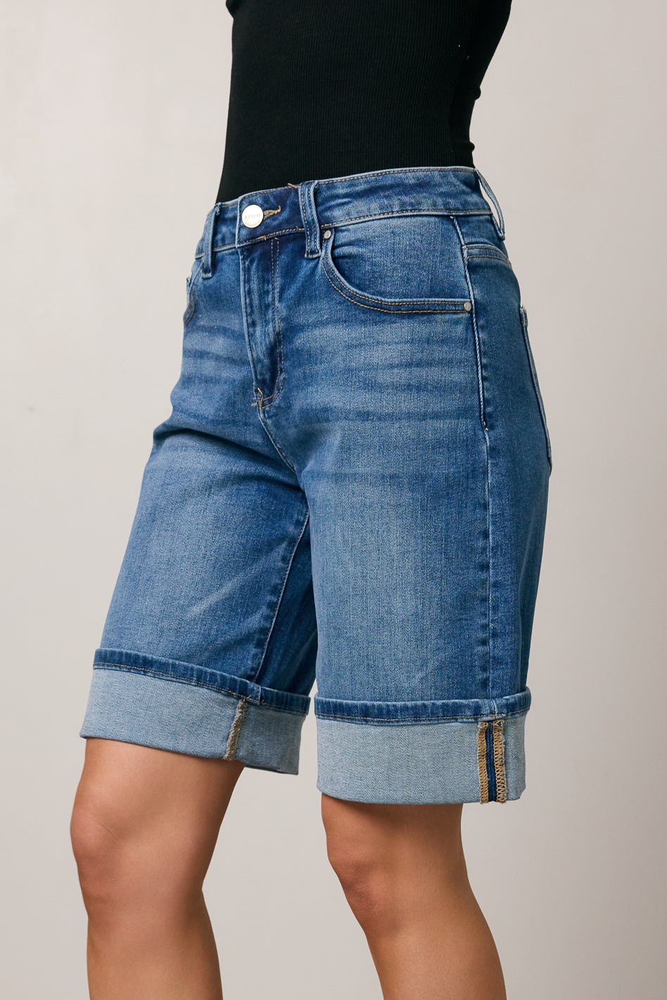 Womens medium wash shorts