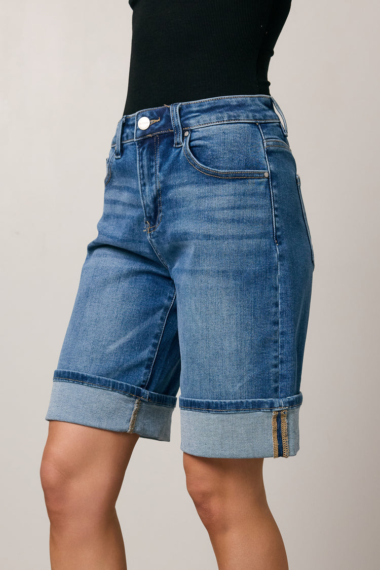 Womens medium wash shorts