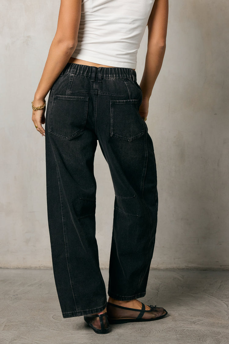 Lisette Barrel Jeans in Black