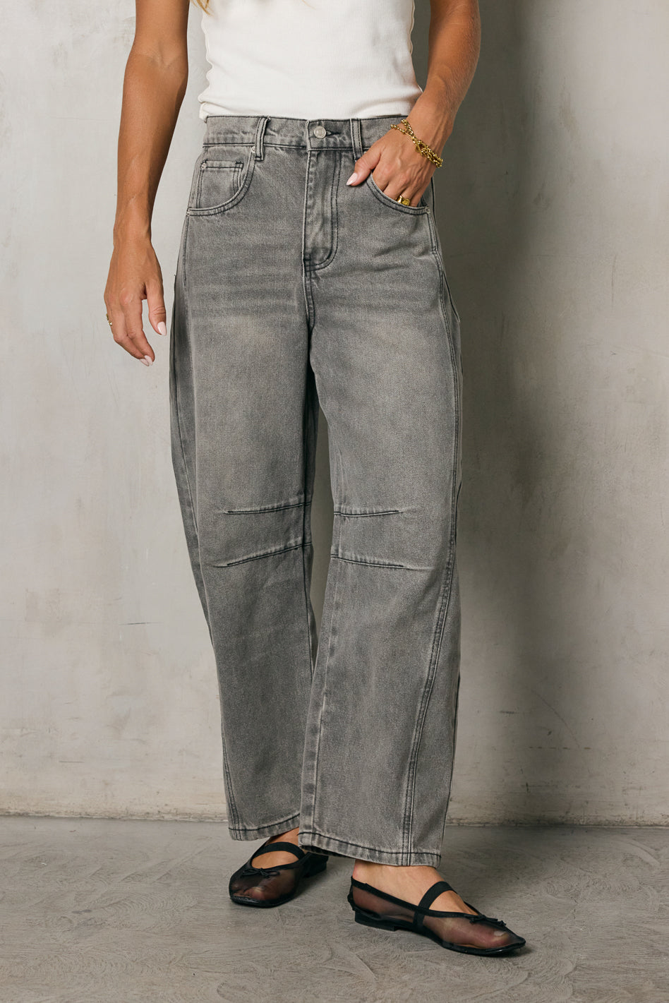 barrel jeans in grey