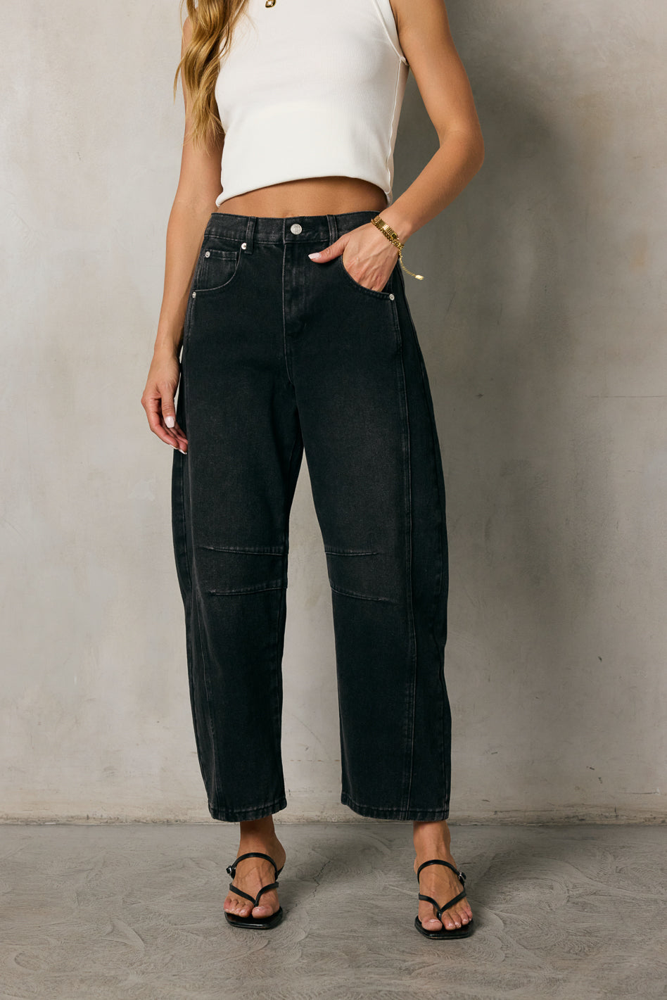 Lisette Barrel Jeans in Black