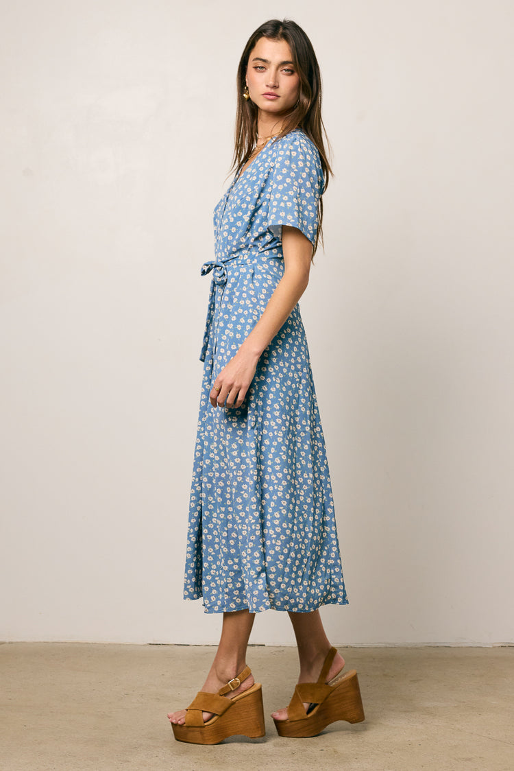 short sleeve blue floral dress
