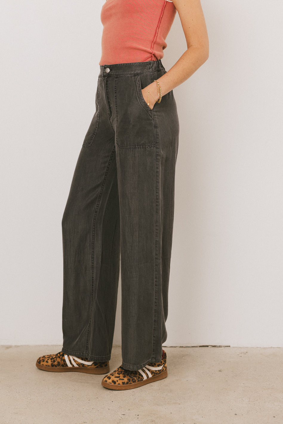 black pants with pockets