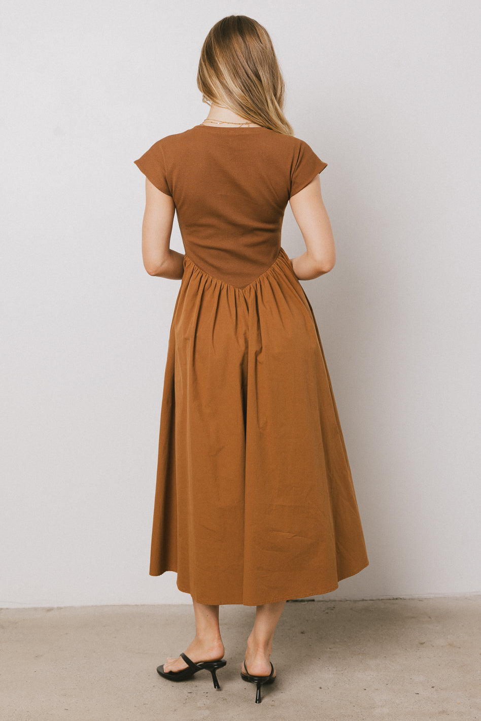 FITTED RIBBED TOP ON TAN MAXI DRESS