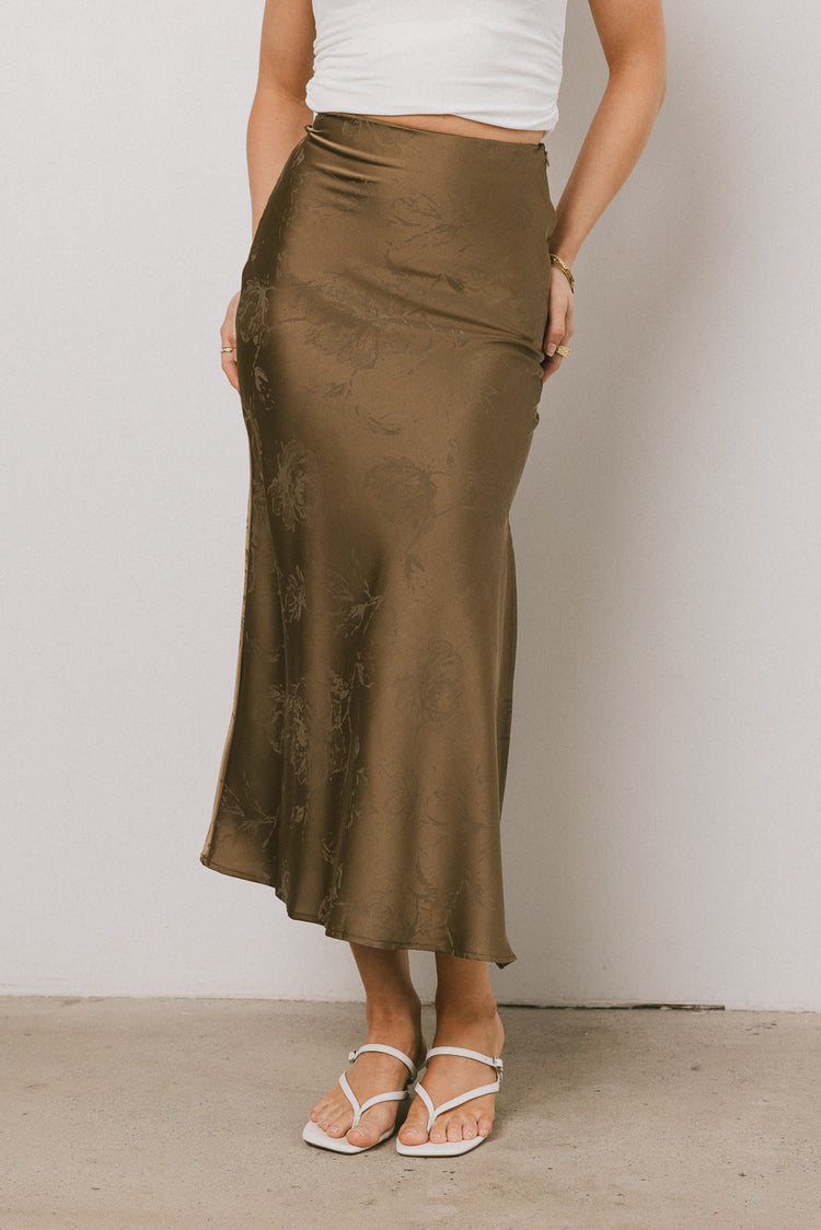 LIGHT FLOWER PIRNT ON OLIVE SKIRT