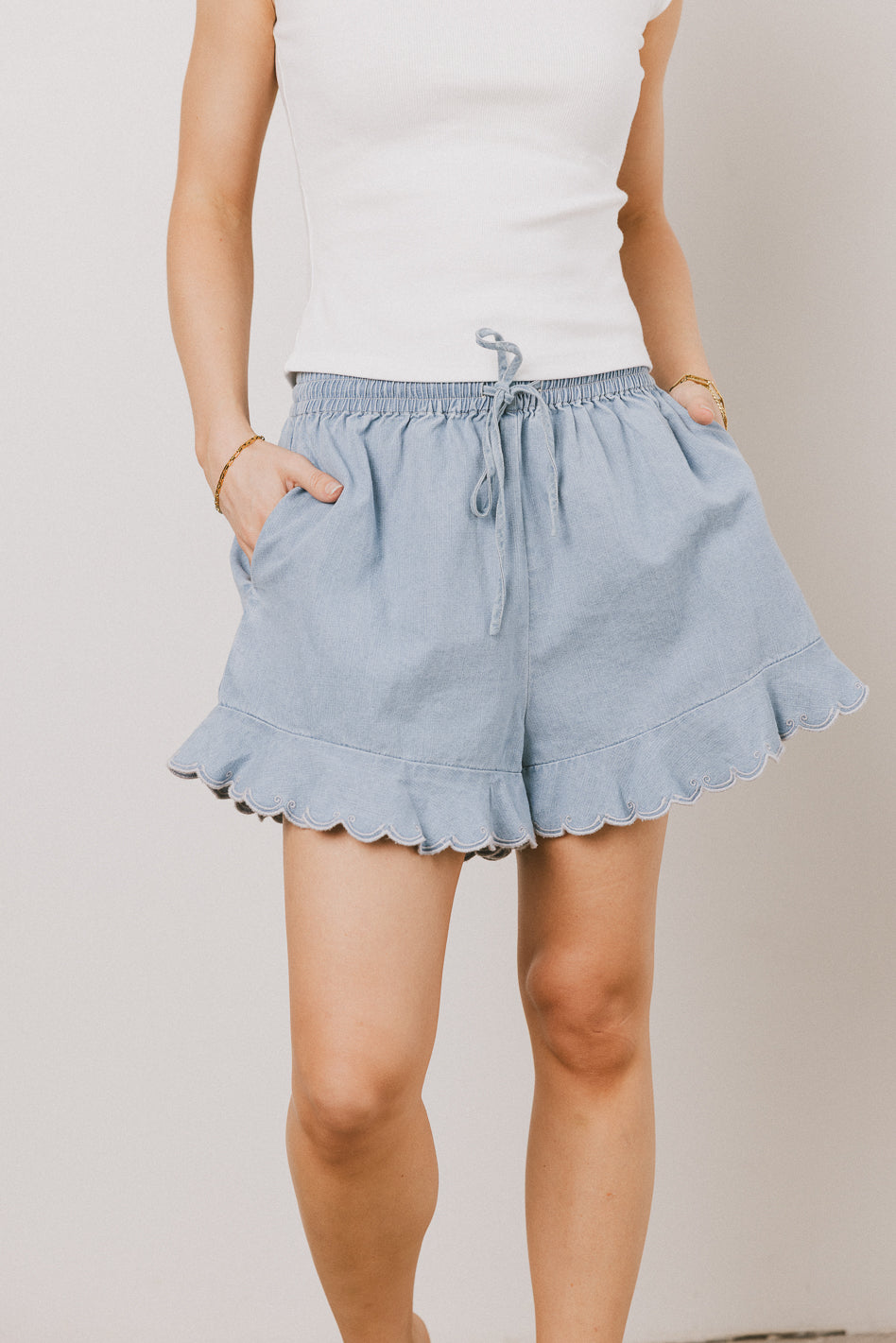 ADJUSTABLE TIE WAIST