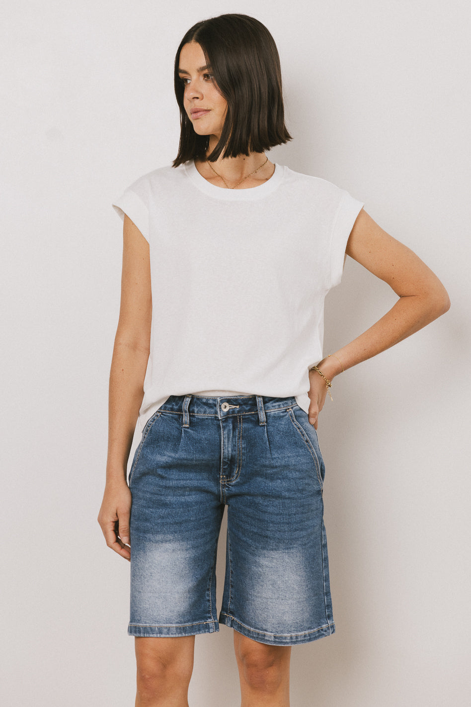 tee shirt in white