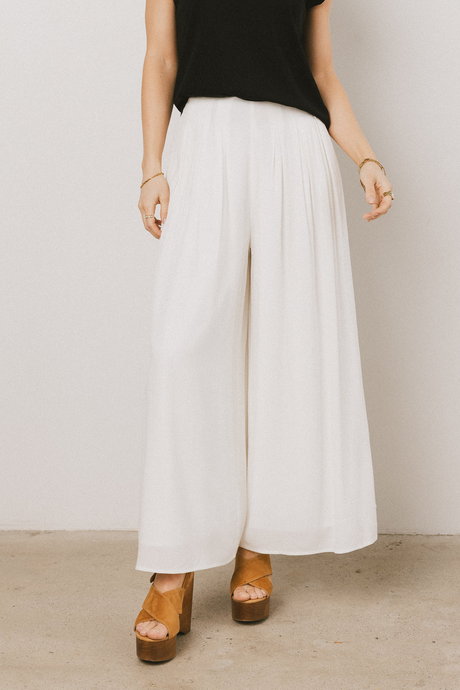 loss white pants