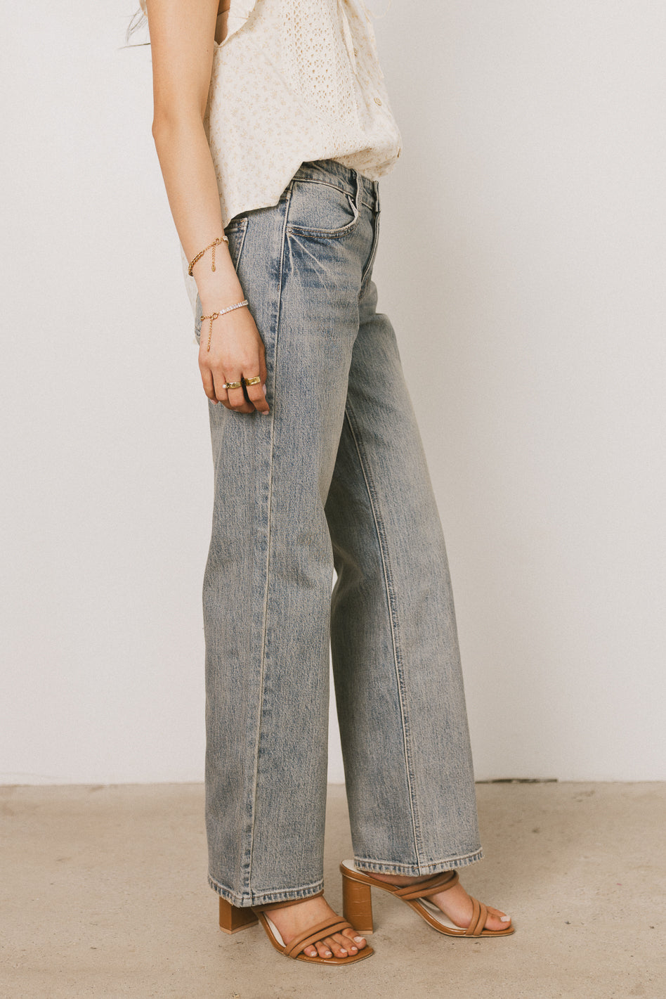 loose fit jeans