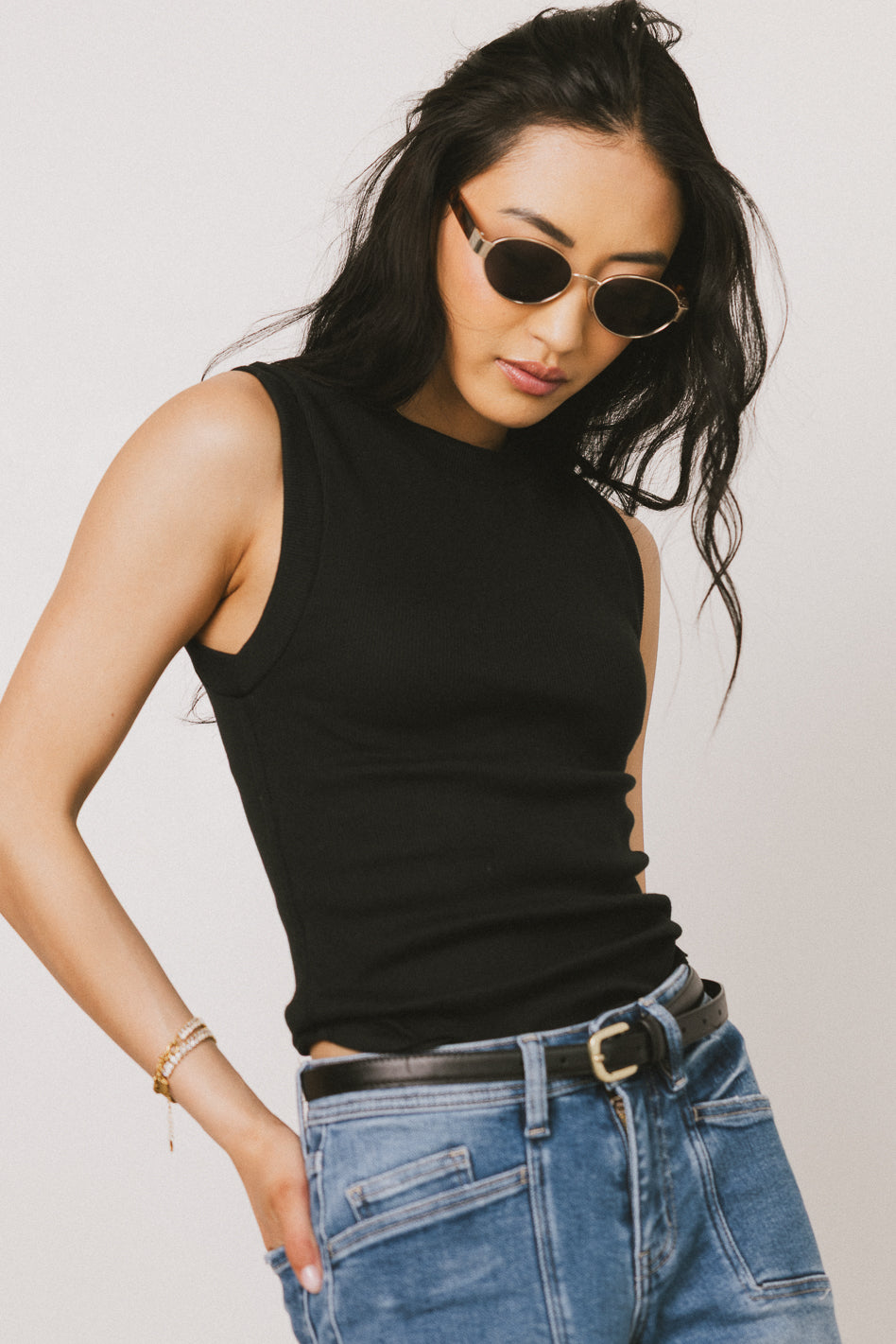 tank top in black