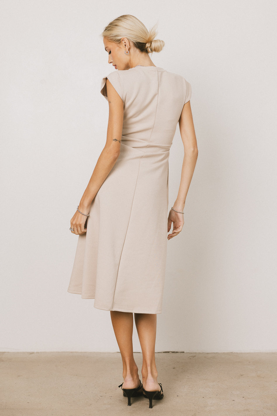 Kyra Midi Dress in Khaki