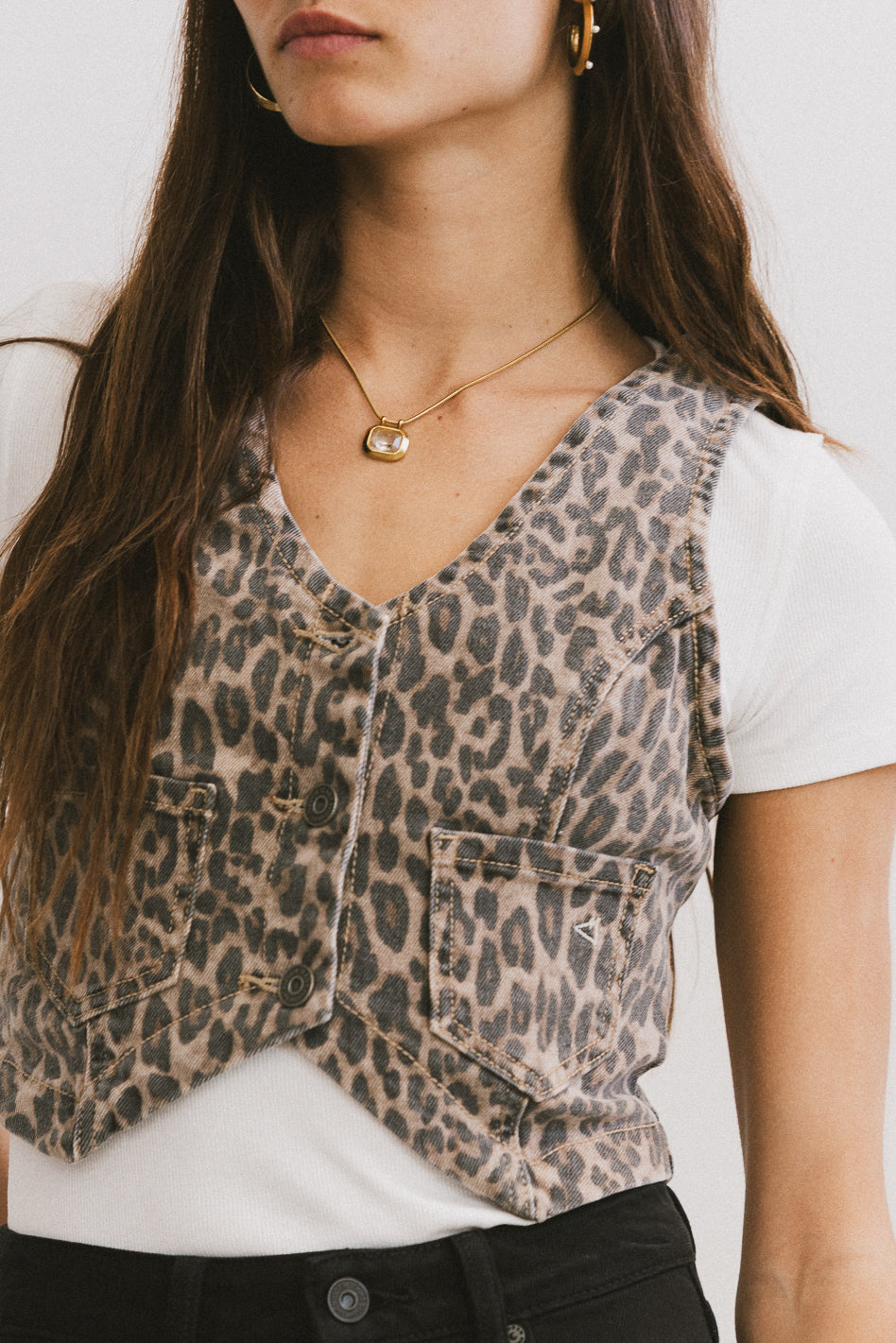 VEST WITH POCKETS