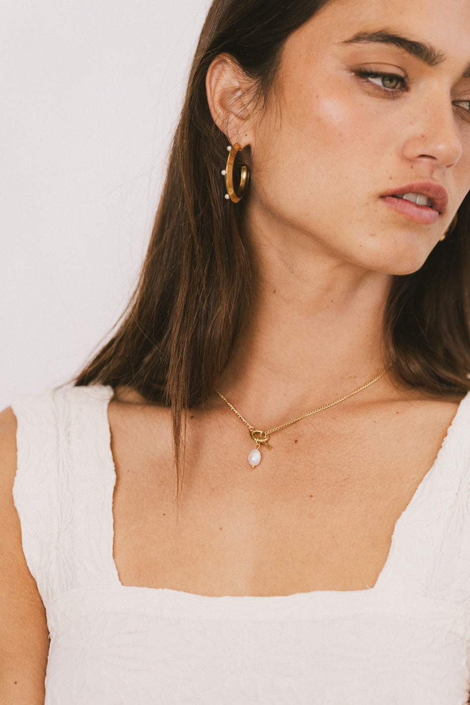 GOLD NECKLACE