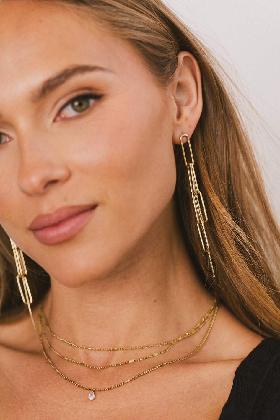 CHAIN STATEMENT EARRINGS