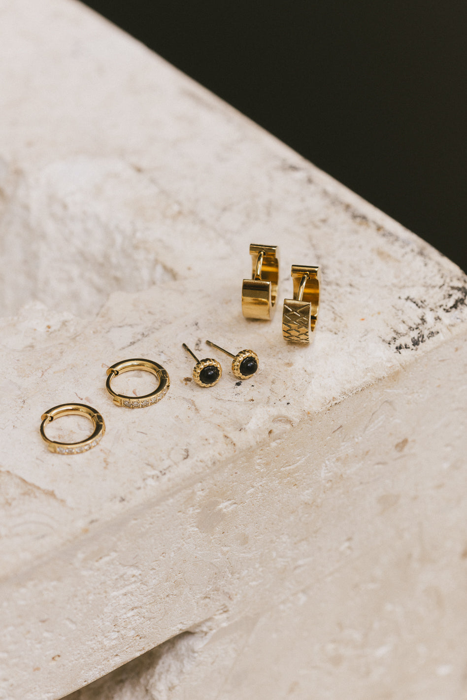 STATEMENT JEWELRY