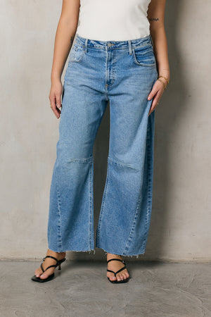 Juliette Barrel Jeans in Light Wash