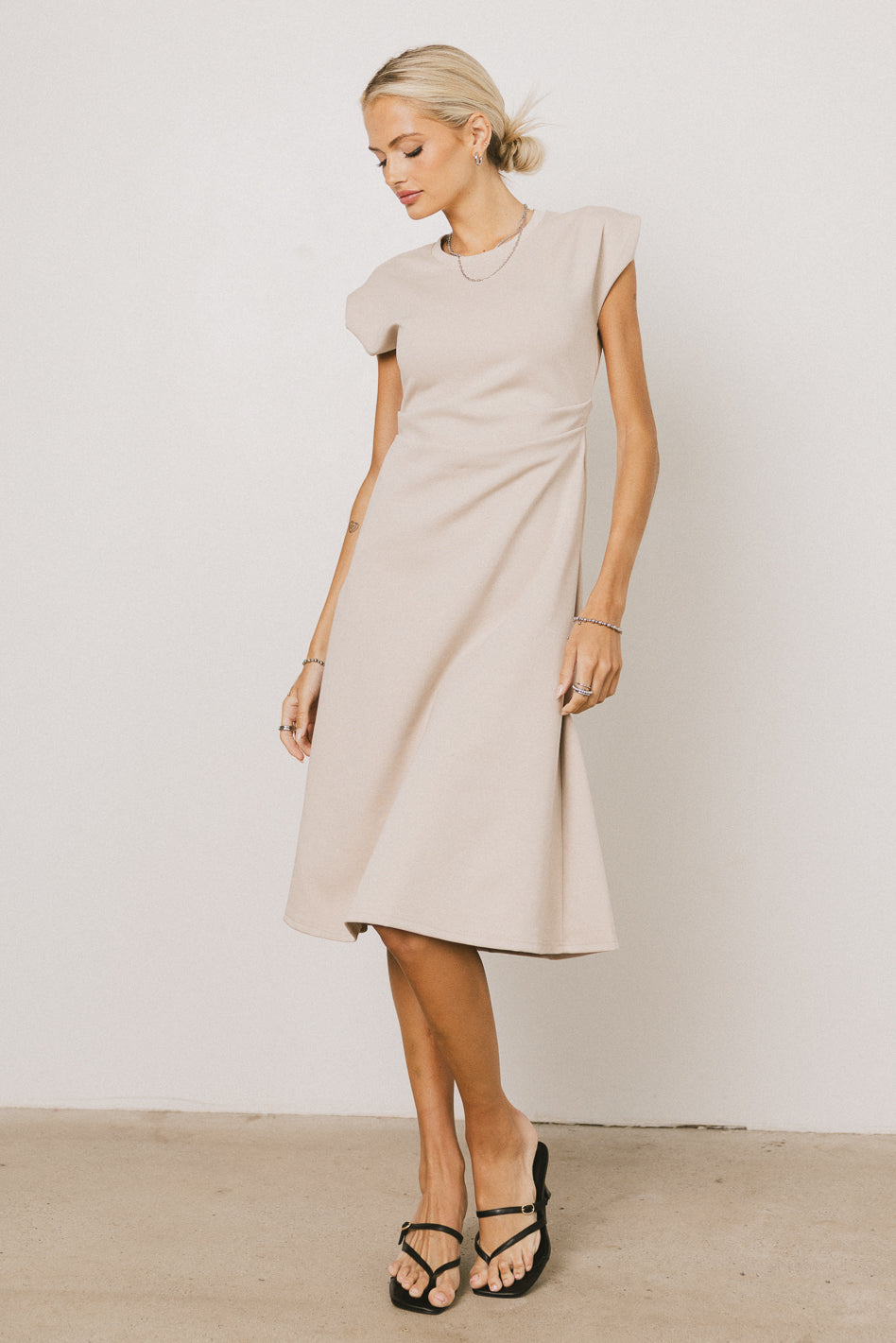Kyra Midi Dress in Khaki